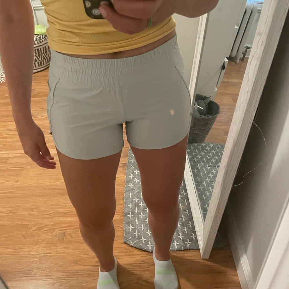 Lululemon tracker shorts 4”